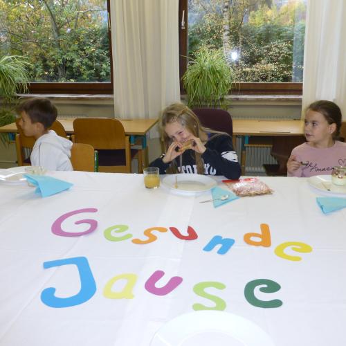GJ
