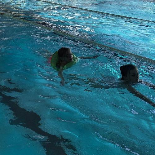 Im Tiefen Becken Längen schwimmen