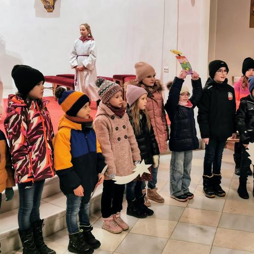 Alle Kinder singen begeistert mit!